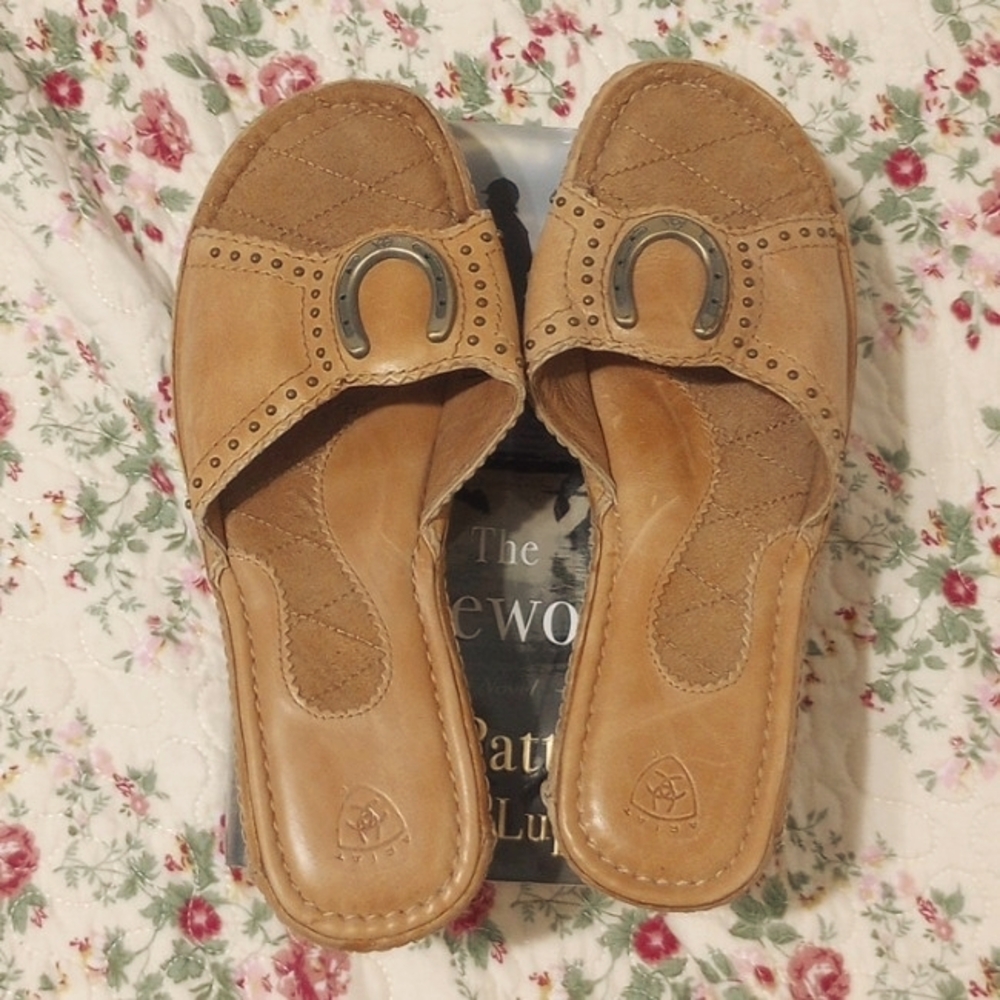 Ariat Women's Tan Wedge 7.5